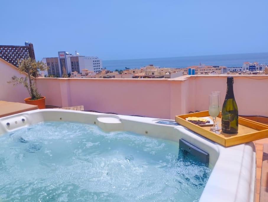 Penthouse With Jacuzzi And Spectacular Sea Views Apartman Nerja Kültér fotó