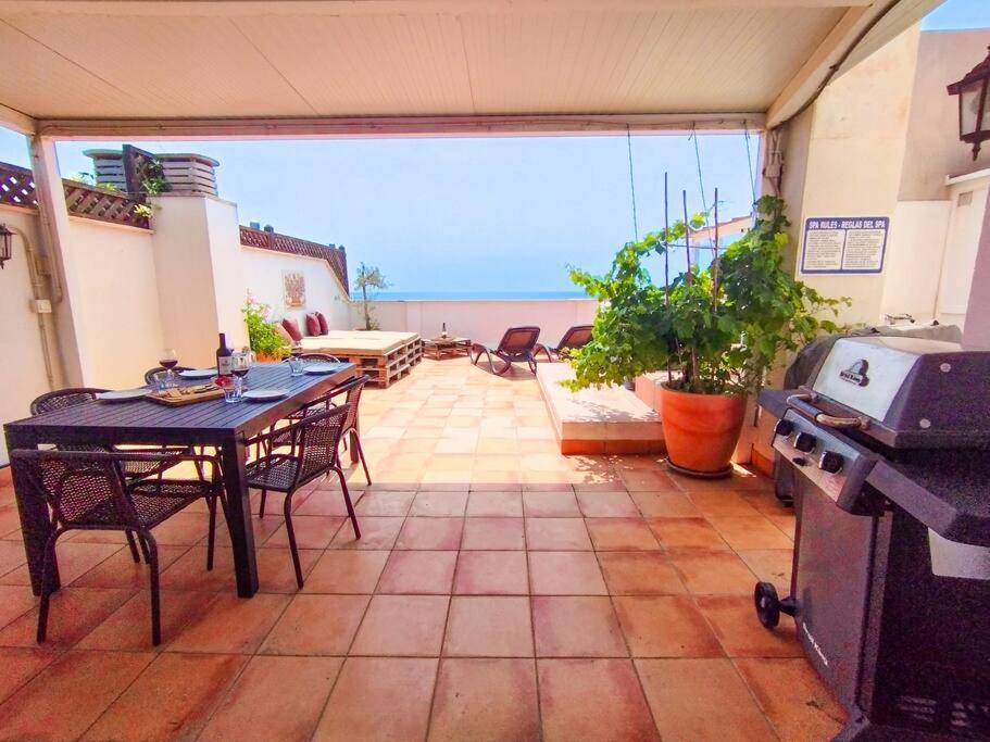 Penthouse With Jacuzzi And Spectacular Sea Views Apartman Nerja Kültér fotó